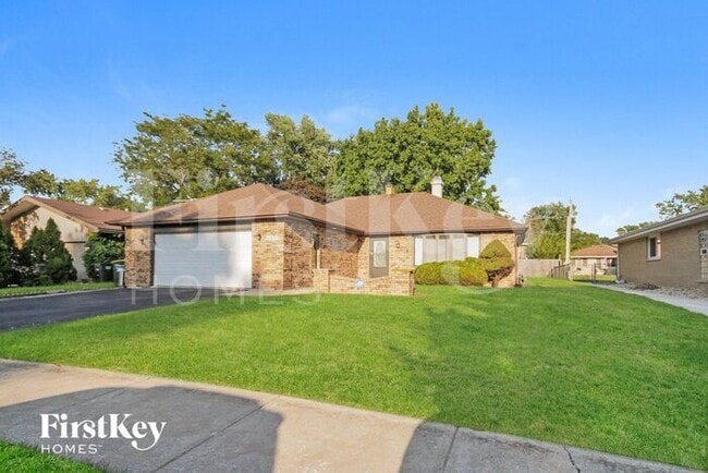 Building Photo - 18519 Carriage Ln