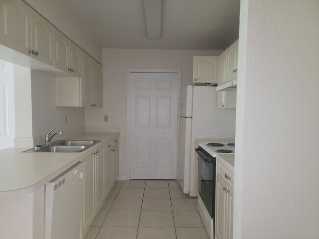 Building Photo - Orlando - 1 Bedroom, 1 Bathroom - $1,425.00