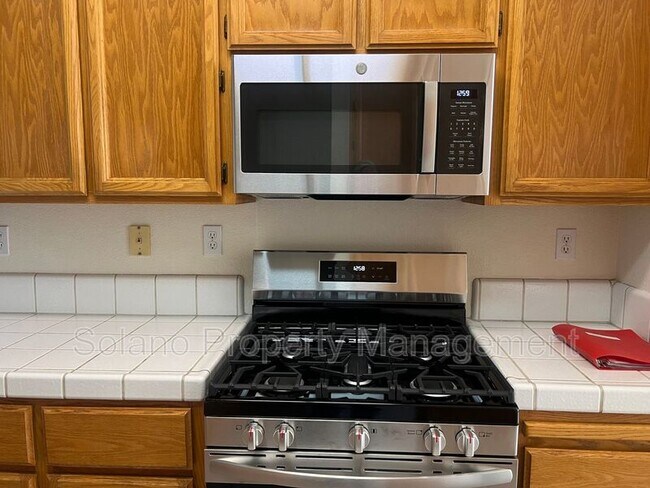 Building Photo - 480 Stern Dr