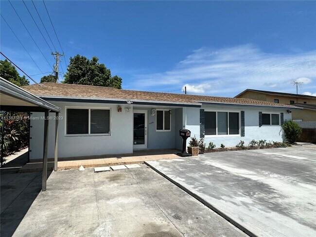 Building Photo - 5545 E 6th Ave