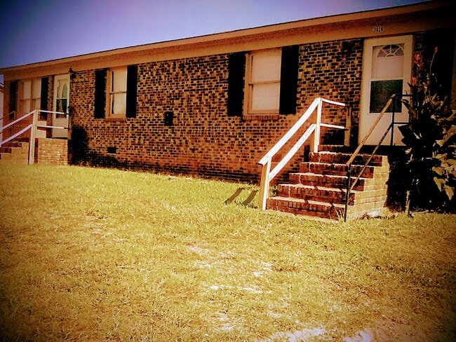 Building Photo - 3000 Drake Cir
