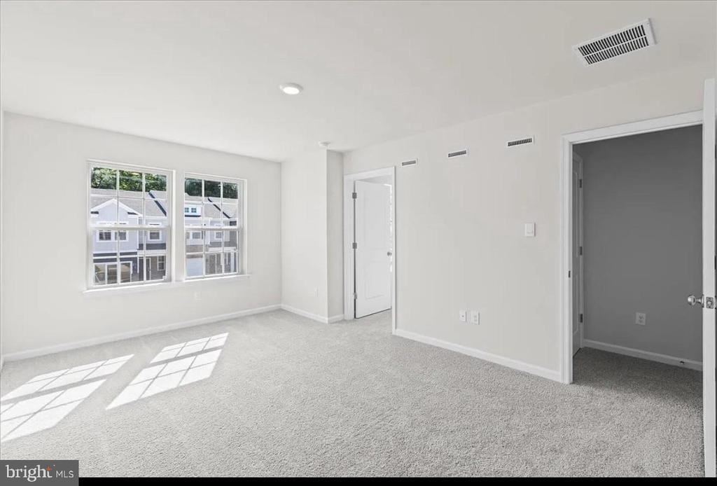 Building Photo - 31 Whaler Dr