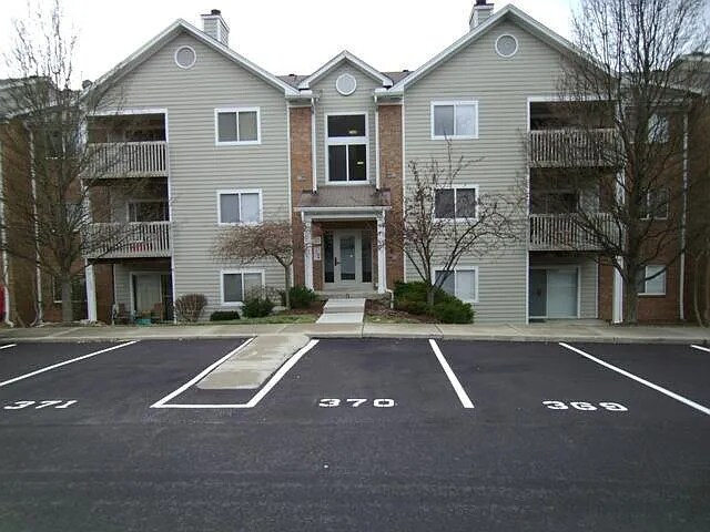 Condo Exterior - 460 Lakeview Dr