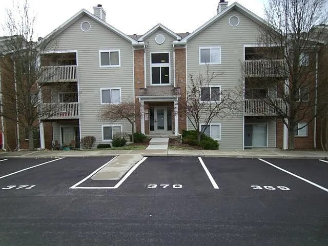 Condo Exterior - 460 Lakeview Dr