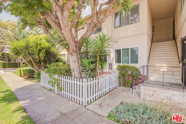 Building Photo - 11825 Iowa Ave