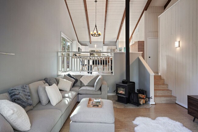 Foto del edificio - 63330 Pine Knoll Cir