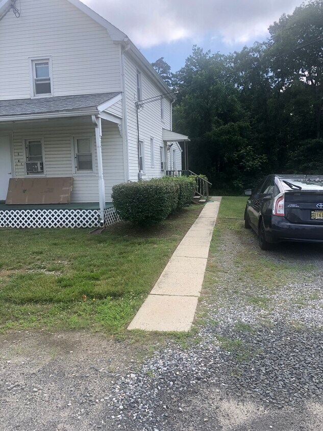 8 Orchard Pl Unit 3, NJ 07751 Apartments in