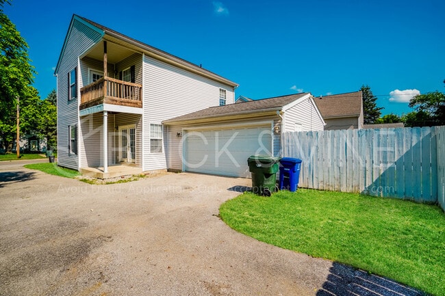 Building Photo - 1658 S Champion Ave