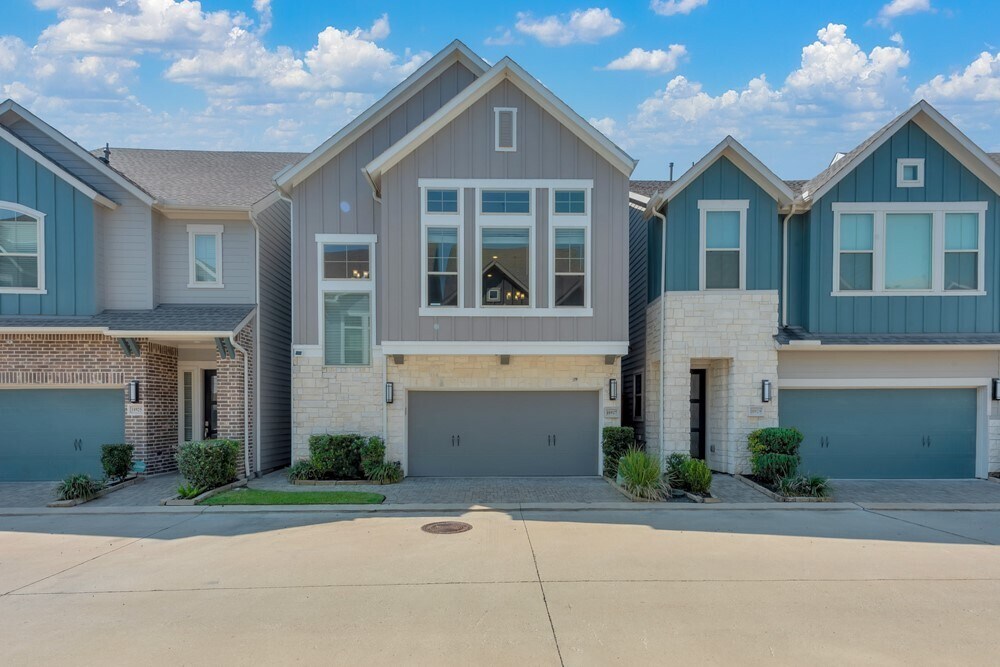 Foto principal - 10927 Keaton Landing Dr