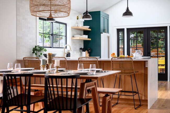 Foto del edificio - 2457 4th Ave W