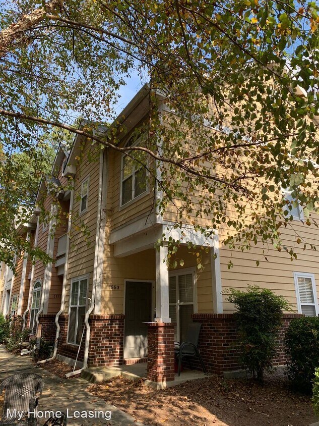 Primary Photo - 2 br, 2.5 bath House - 1553 Pecan Ave.