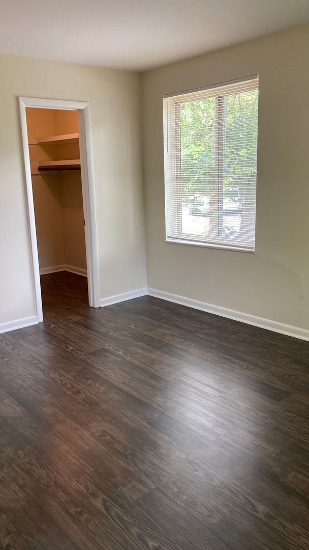 Foto del edificio - Location, Location, Location! 2-Bedroom Condo Near Vanderbilt
