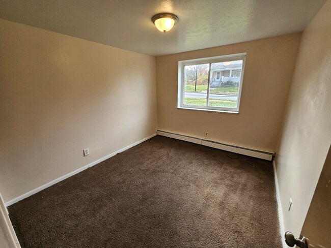 Foto del edificio - 1885 Taylor Rd