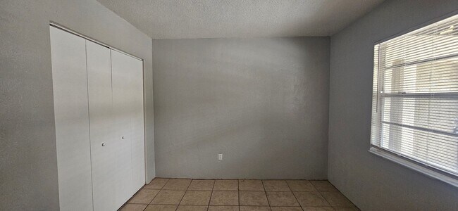 Building Photo - 1221 Kennedy Rd
