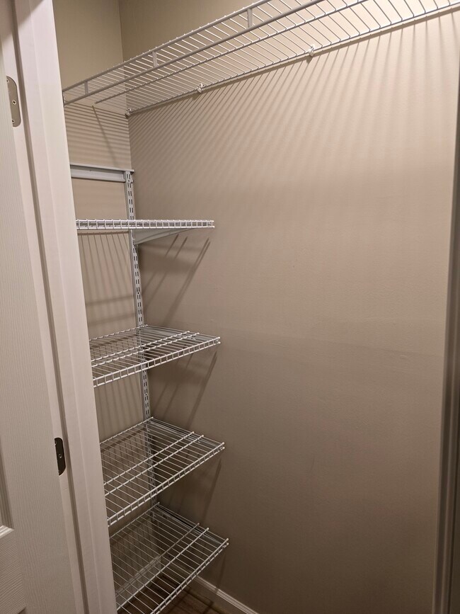 Foto del edificio - 8108 Timberlake Rd