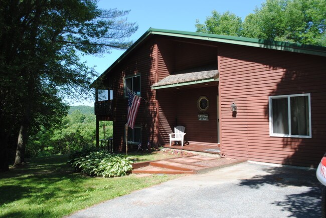 135 Crystal Heights Castleton Vt 05732 House For Rent In