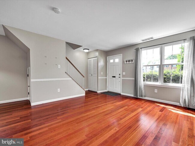 Building Photo - 2409 Hillock Ct