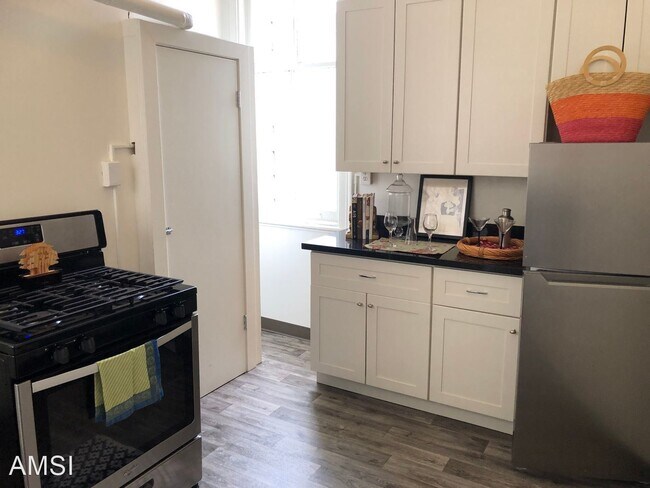 Building Photo - 1 br, 1 bath House - 2676 Pine Street #C
