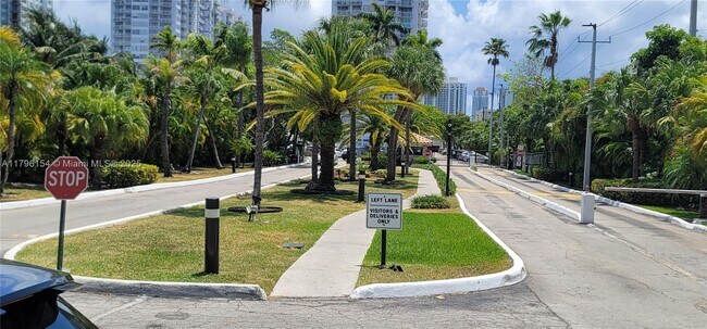 Foto del edificio - 18011 Biscayne Blvd