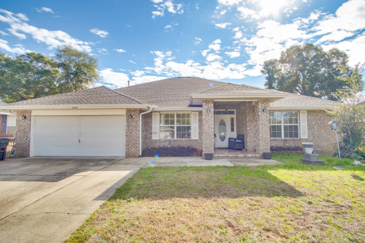 Primary Photo - Stunning 4-Bedroom, 3-Bath Home with Solar...