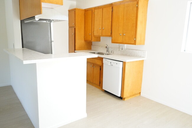Building Photo - 252 Mariposa Ave