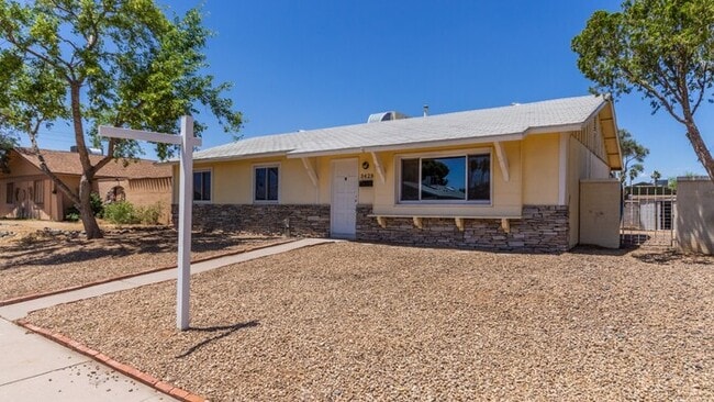 Building Photo - ? Newly Remodeled! 3-Bed/2-Bath in North P...