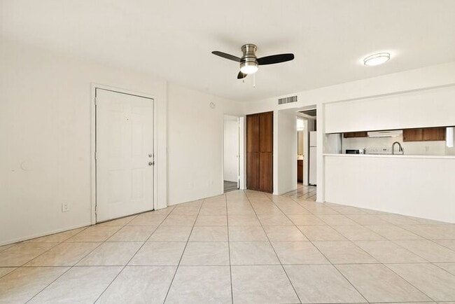 Building Photo - 1201 S McClintock Dr