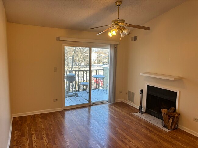 Building Photo - 1905 N Hicks Rd