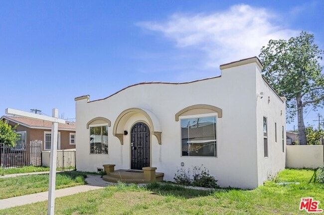 Photo - 1622 W 66th St Apartment
