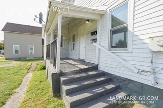 Building Photo - 1301 Turner Ave NW