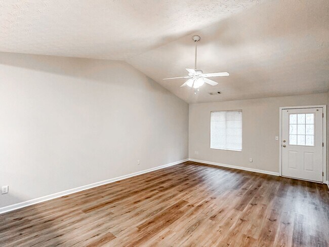 Foto del edificio - Great Gainesville location - 2/2 with Garage!