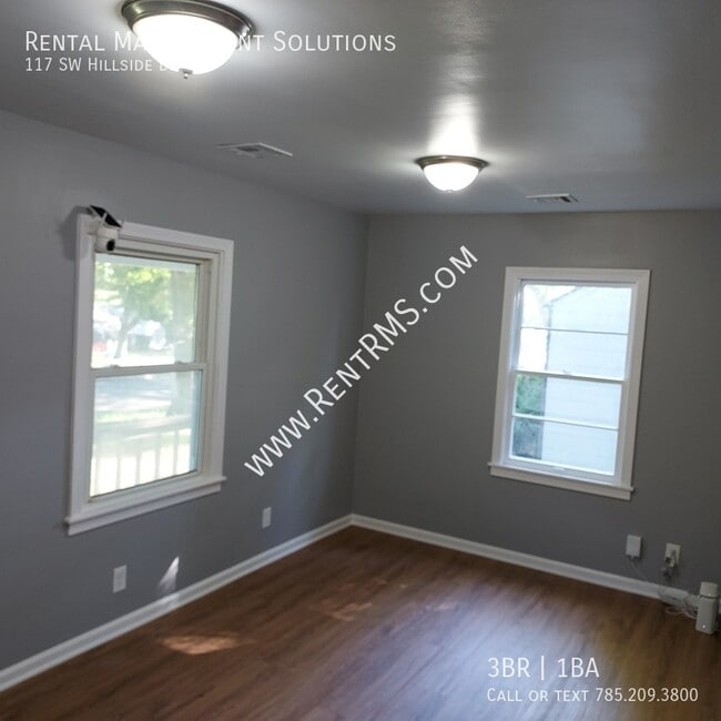 Foto del edificio - 117 SW Hillside Dr