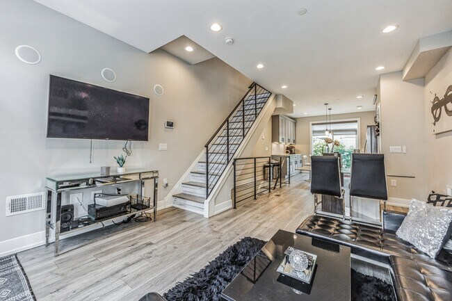 Foto del edificio - 704 Cantrell St