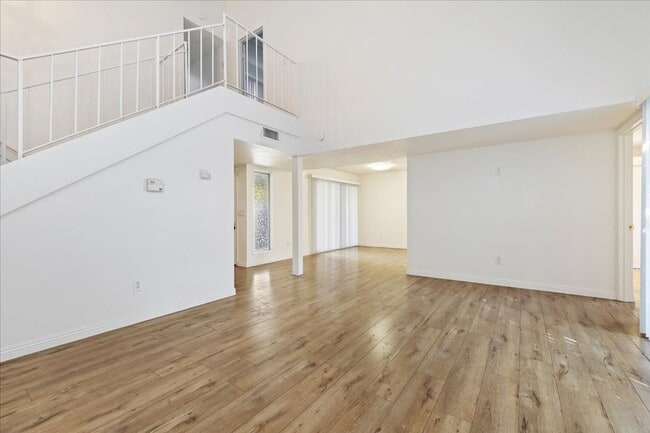 Building Photo - 4BR/3BA Condo in Canyon Crest Near UCR