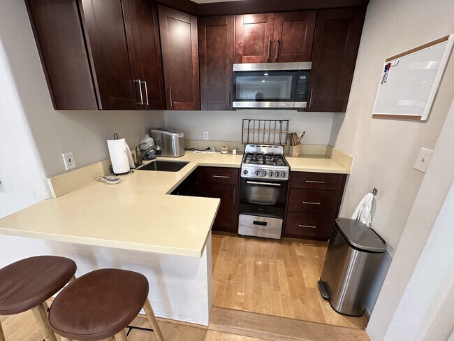 Building Photo - 21431 Salamanca Ave
