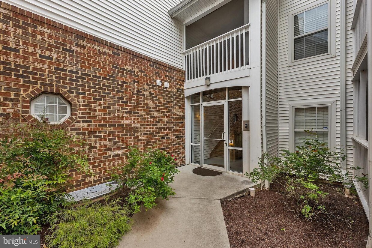 Primary Photo - 6600 Lake Park Dr