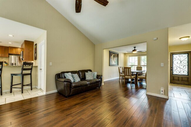 Foto del edificio - 1307 S Meadows Dr
