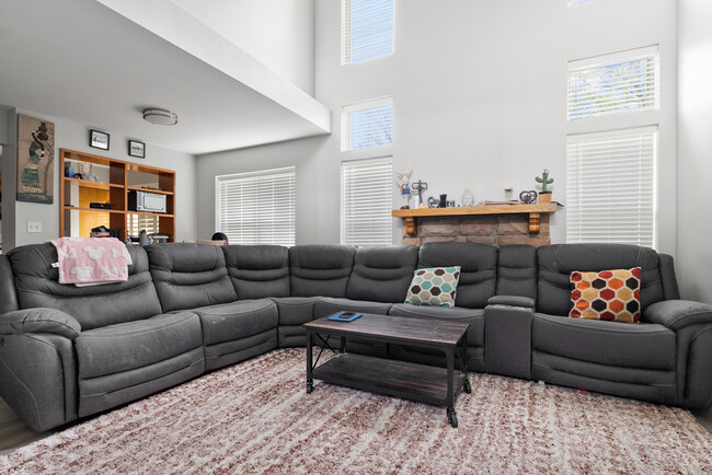 Foto del edificio - 1066 Huntington Ct
