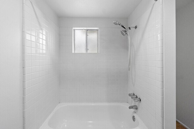 Foto del edificio - 217 E 20th St