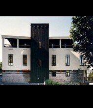 Building Photo - 3125 Eastlake Ave E
