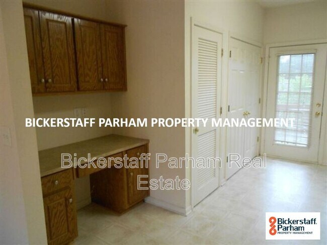 Foto del edificio - 4831 Warm Springs Rd