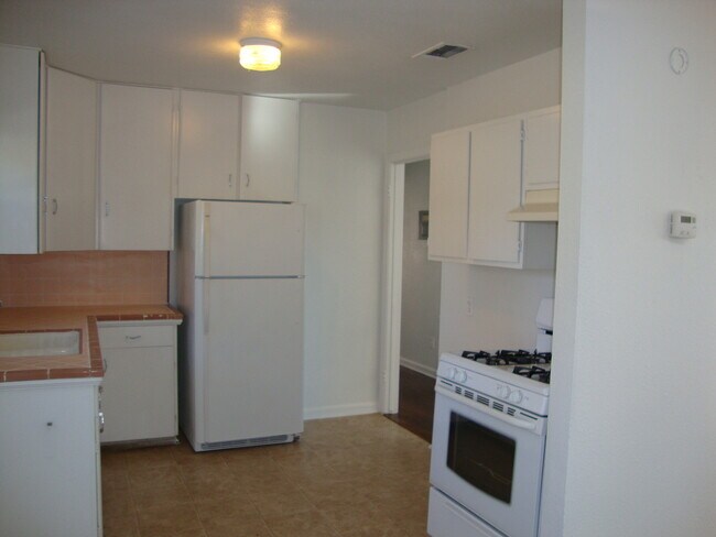 Building Photo - Greenhill Village