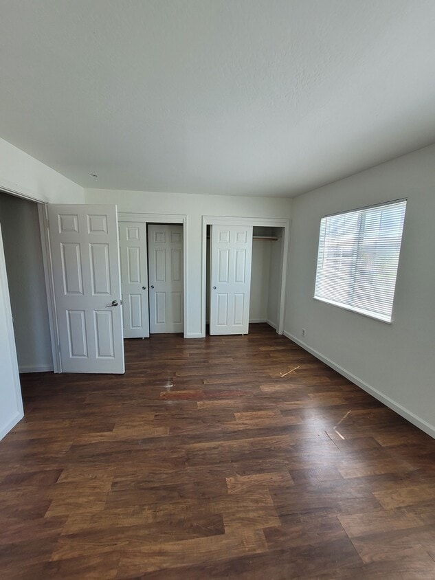Primary Photo - 994 Harliss Ave