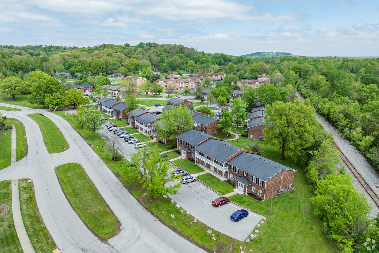 Primary Photo - Country Place