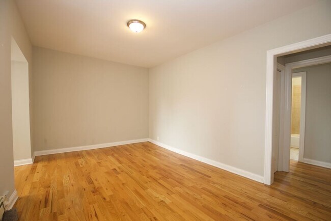 Foto del edificio - 4422 N Wolcott Ave