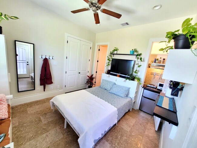 Foto del edificio - 2767 Freund St