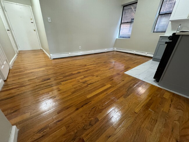 Foto del edificio - 246 Roseville Ave