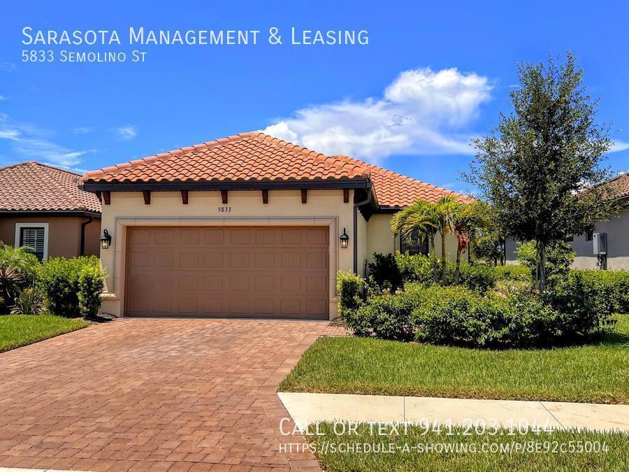Foto principal - 2 Bed 2 Bath with Den Lake View Pool Home ...