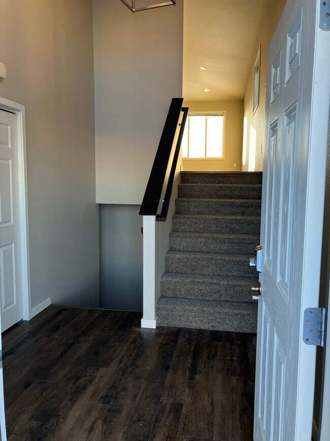 Foto del edificio - 4 Bed 3 Bath