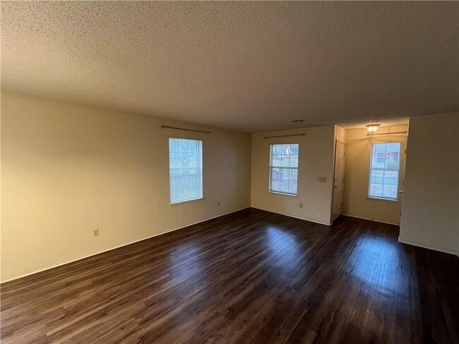 Photo - 323 S 11th Pl Apartment